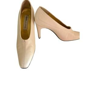 90s Vintage Bellini Cassie 00 Eggshell White Leather Pumps 8.5 Minimalist Shoes